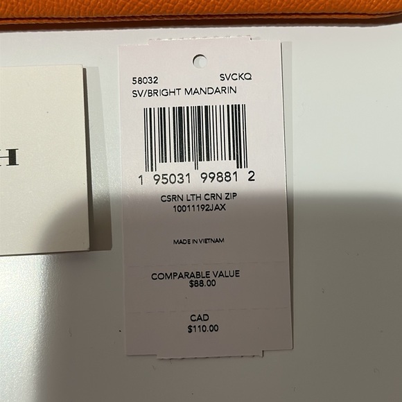 🌸NEW COACH WRISTLET CORNER ZIP-BRIGHT MANDARIN CROSSGRAIN LEATHER NWT. - Picture 6 of 7